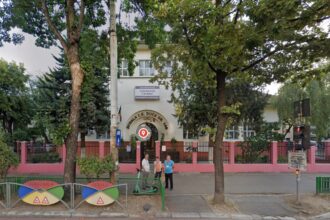 elevii de la scoala i g duca risca sa ramana fara sali de curs primaria sectorului 5 a pierdut spatiile inchiriate 6a179f151f226