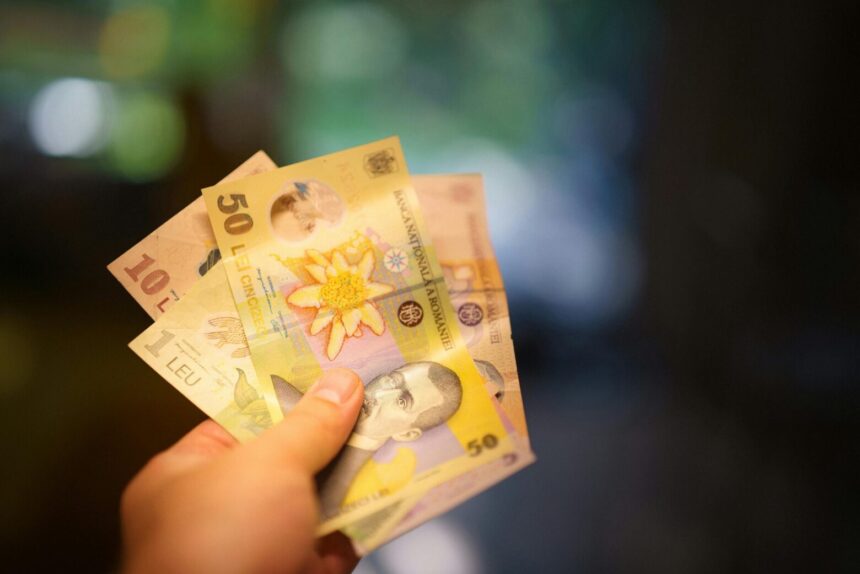 opt din 10 romani isi gestioneaza atent banii mai mult de jumatate fac improvizatii financiare pe moment 6a10aa8c61456
