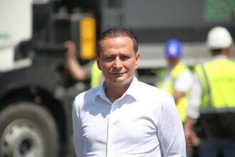 pacea de la unirii a eclipsat sedinta in care sectorul 4 a votat bugetul record de 22 miliarde de euro daniel baluta a absentat 6a0eae3b889b8