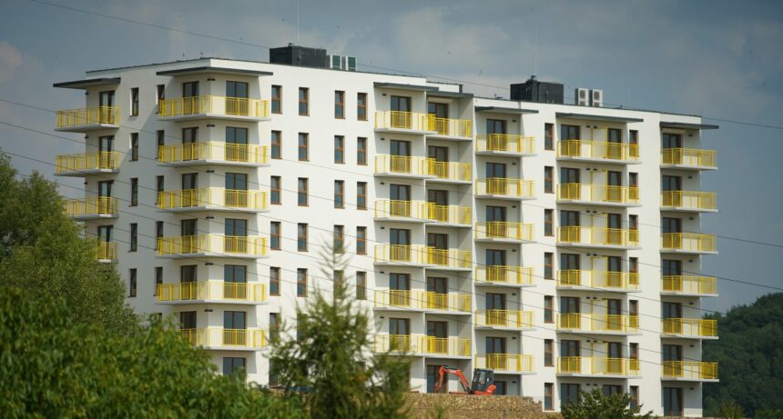 sectorul 4 atrage cei mai multi cumparatori de apartamente noi desi cele mai multe locuinte se construiesc in alte sectoare 6a0eae2914515
