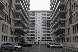 tot mai multi bucuresteni amana sa cumpere o locuinta din cauza preturilor mari cererea pentru chirii creste 6a0eae2d82e24