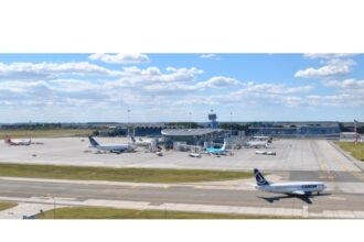 aeroportul henri coanda devine primul aeroport din romania cu aterizari si decolari coordonate 6a27bfdb18247