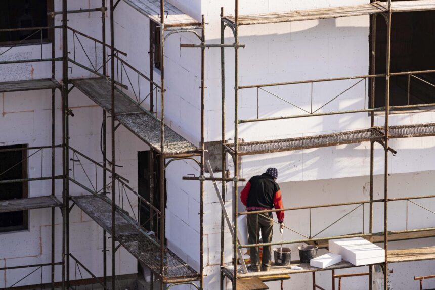 factura finala pentru reabilitarea a zece blocuri de pe calea rahovei depaseste sase milioane de euro 6a36264fe42fa