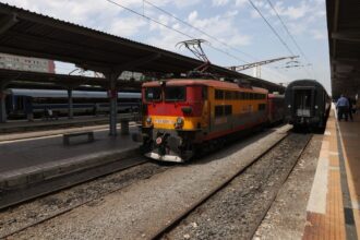 intarzieri de peste patru ore in gara de nord circulatia trenurilor a fost afectata de canicula 6a3fdf5d9a437