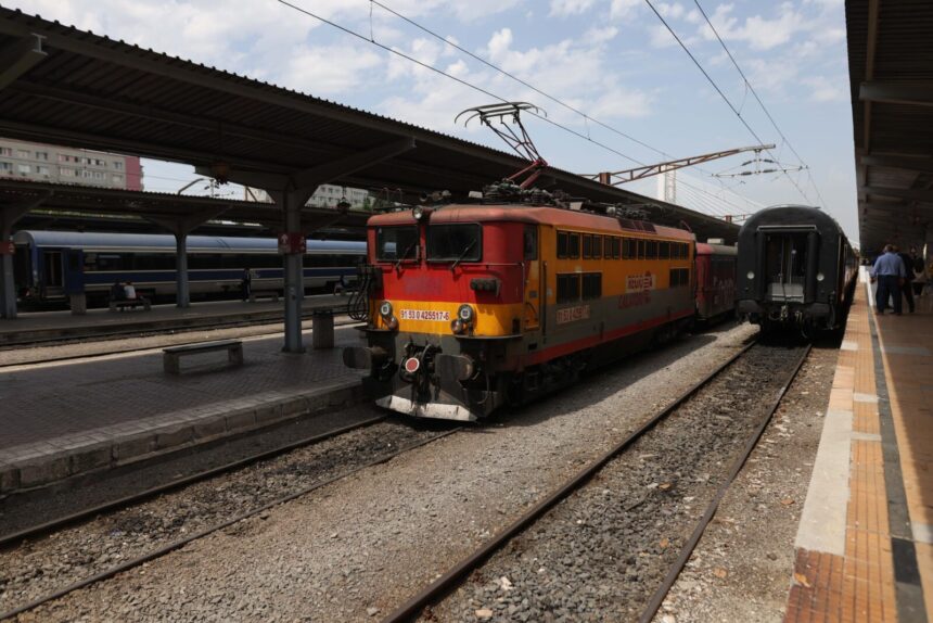 intarzieri de peste patru ore in gara de nord circulatia trenurilor a fost afectata de canicula 6a3fdf5d9a437