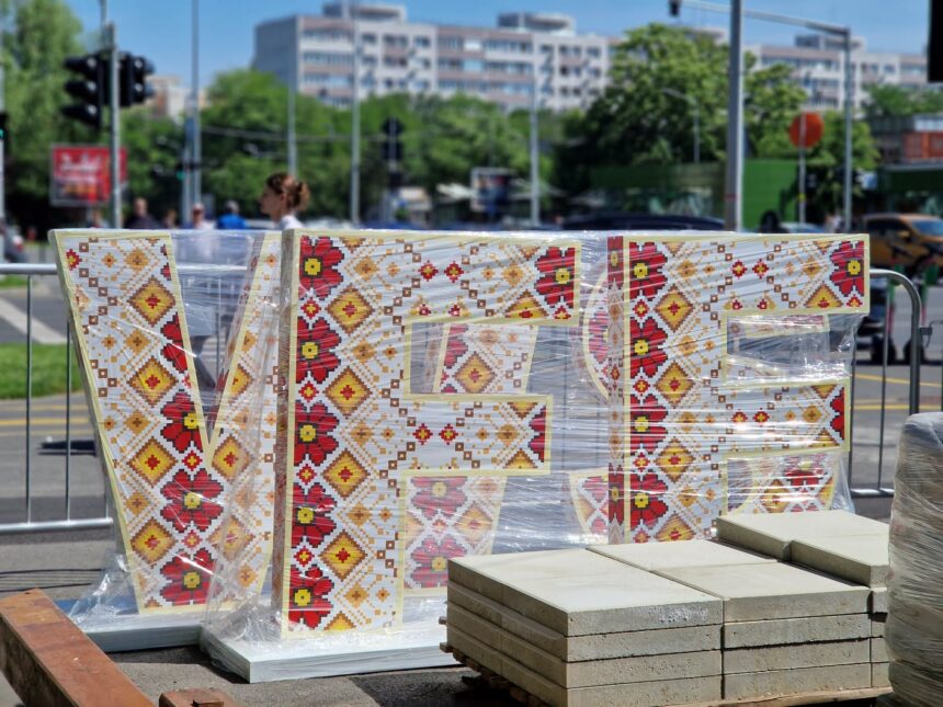 pregatirile pentru west side flower fest 2026 pe ultima suta de metri a inceput montarea decorului in parcul drumul taberei 6a2006a2e1f51