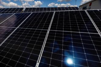 record fotovoltaic pe fondul caniculei soarele din bucuresti si ilfov produce mai mult decat vidraru cat de reala este independenta verde a unui oras care se sufoca sub beton 6a423c0df31cc