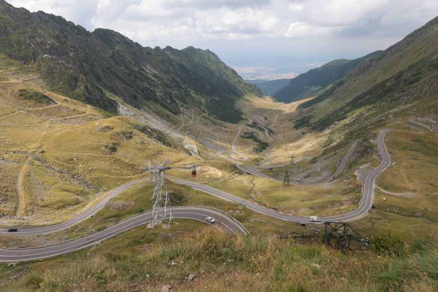s a redeschis circulatia rutiera pe transfagarasan intre balea cascada si piscul negru traficul va fi permis doar ziua 6a2d321e091a1
