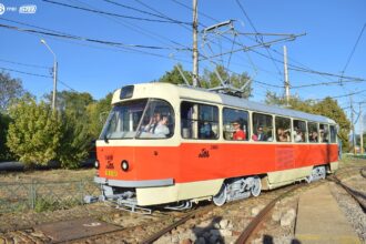 tramvaiele tatra isi iau ramas bun de la bucuresteni in iulie au loc ultimele plimbari cu batranele vagoane 6a2a9d2e3585d