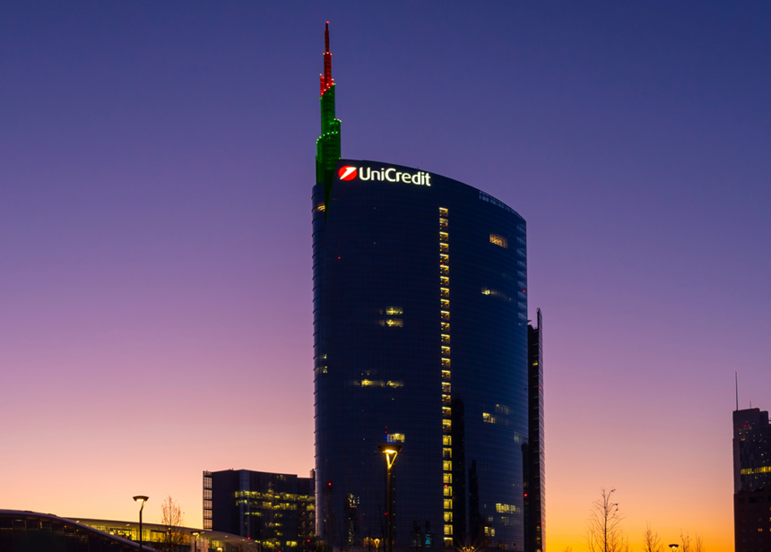 unicredit bank amendata cu 12 000 de euro pentru divulgarea datelor unor clienti 6a1f1d3ee69cb