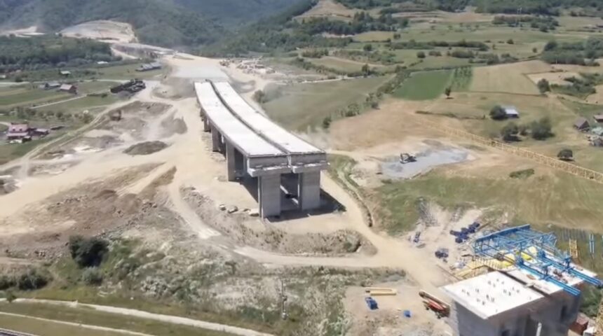 video progres pe sectiunea 2 a autostrazii a1 care va lega bucurestiul de sibiu se lucreaza la 9 viaducte si 3 tuneluri 6a440c1e9f95d