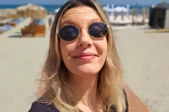atac dur la adresa dianei buzoianu un sociolog o acuza ca zambeste in timp ce litoralul se prabuseste pune bomboana pe coliva turismului romanesc 6a5bb3a82180e