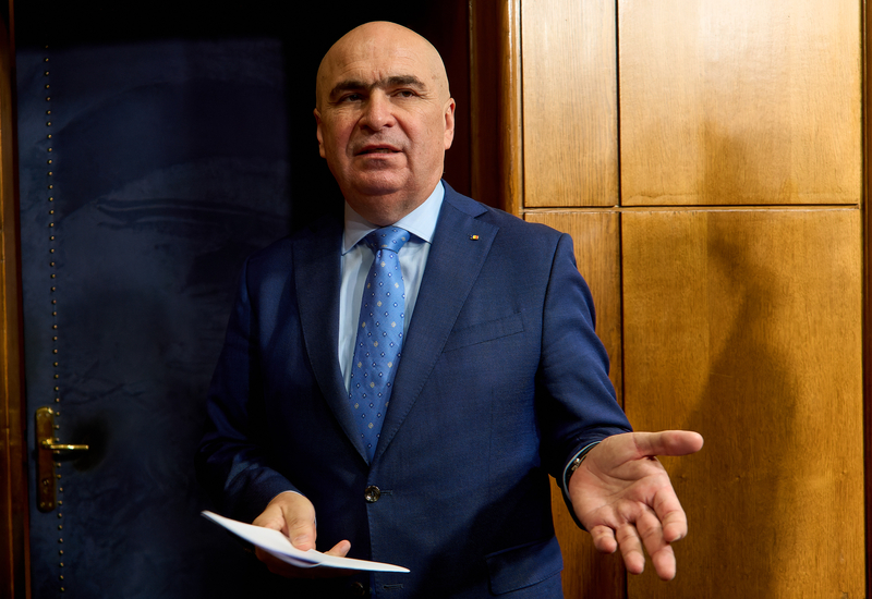 bolojan se tine legat cu lanturi de scaunul de la palatul victoria desi a fost demis de aproape trei luni 6a64d90a0c84f