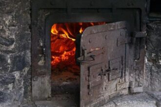 cu ce vor sa inlocuiasca politicienii romani sobele din 35 milioane de gospodarii care se incalzesc cu lemne de foc proiectul in dezbaterea parlamentului 6a68a86f5115a