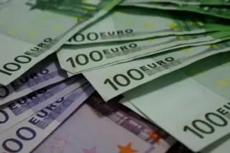 demnitarii romani trebuie sa isi declare averile ce contine si cum arata noua declaratie de interese financiara in legea adoptata de camera deputatilor ce modificari s au facut in noua lege a integ 6a69ebfe97c85