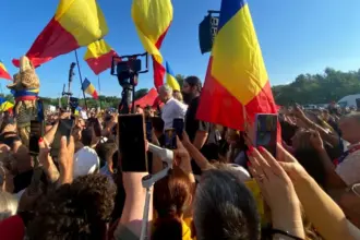 in timp ce trantorul george simion sta tolanit la plaja in italia calin georgescu ridica partidul aur simion trebuie sa plece 6a66527384962