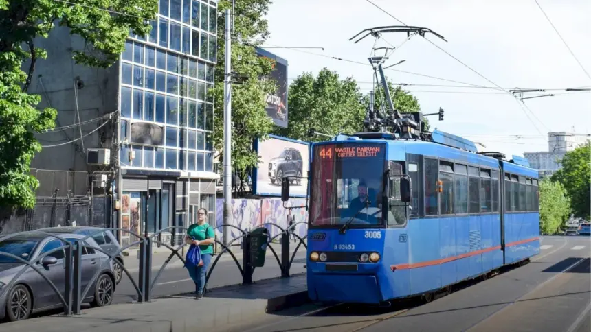 incep lucrarile de reabilitare a caii de rulare a tramvaielor de pe bd dinicu golescu programul de transport se schimba 6a488d3fbec1b