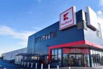 kaufland romania reduce preturile la peste 500 de produse in campania taiem inflatia 6a4525e0dd42f