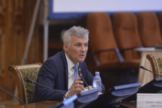 liderul senatorilor psd lanseaza acuzatii la adresa pnl si aur bolojan s a inteles cu simion pentru anticipate cf0f80ec