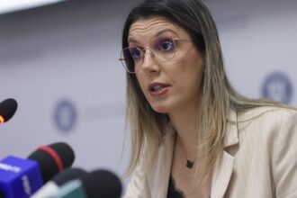 ministrul mediului diana buzoianu refuza cu obstinatie sa faca controale in costinesti unde interlopul psd horia constantinescu a realizat lucrari ilegale si a ocupat abuziv o portiune de plaja prin 6a5e1509a4245