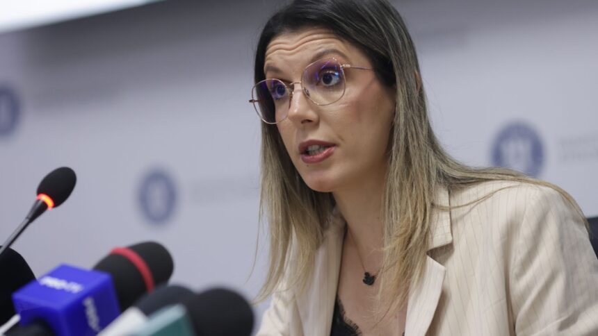 ministrul mediului diana buzoianu refuza cu obstinatie sa faca controale in costinesti unde interlopul psd horia constantinescu a realizat lucrari ilegale si a ocupat abuziv o portiune de plaja prin 6a5e1509a4245