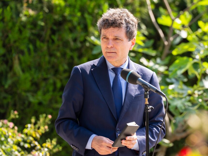 nicusor dan va participa la paris la reuniunea coalitiei de vointa pentru ucraina si la ceremoniile de ziua nationala a frantei 6a521be20a068