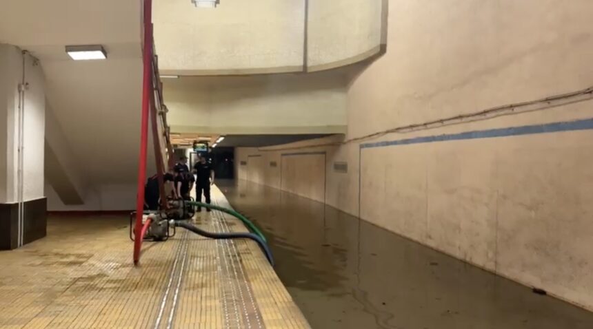 o angajata metrorex intubata dupa inundatia de la statia piata victoriei lider de sindicat toti care prezentati probleme de respiratie sa mergeti la spital club feroviar 6a4e43be94152