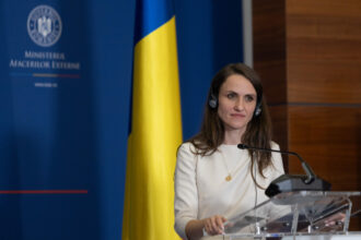 oana toiu raspuns la adresa criticilor despre ia bunicii sale purtata la unesco astazi ma simt datoare fata de mostenirea cuiva drag sa nu tac 6a6a5cb9309ac