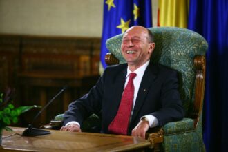 omule ai niste prevederi constitutionale basescu il trimite pe nicusor dan la constitutie si spune ca presedintele are o cerere ridicola 6a610a8af37cc