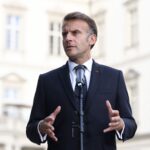 pompierii romani felicitati de emmanuel macron pentru interventia in incendiile din franta 3b4c7ff9