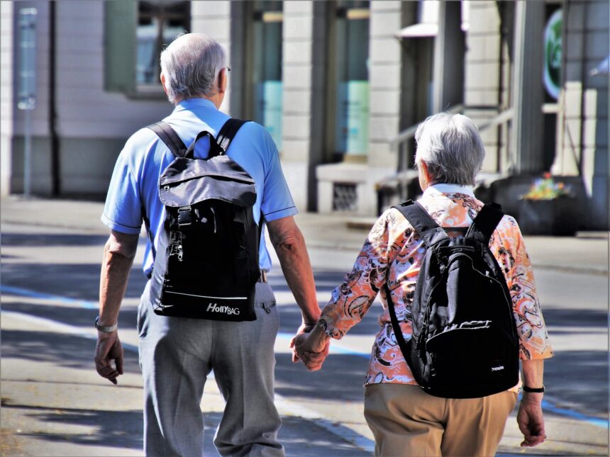 romania are cei mai putini pensionari din ue care continua sa lucreze insa peste jumatate dintre ei o fac din nevoie financiara 6a49fb605f014