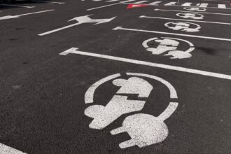 sapte statii de incarcare ultra rapida pentru masinile electrice puse in functiune la aeroportul otopeni 6a5f592fcf0cf