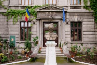 se scumpeste renovarea a inca cinci scoli din sectorul 3 dupa alte 12 mariri similare renovarea liceului teoretic decebal se ieftineste 67d0cb06
