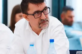 senatorul udmr lorand turos e indicat de o publicatie ungara ca ar prelua prin achizitie 12 frecvente radio in transilvania care se aflau sub controlul fidesz 6a664201d37b8