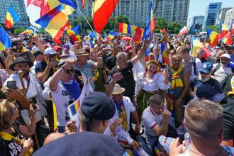 sustinatori calin georgescu tricolor piata victoriei 20 iulie 2025