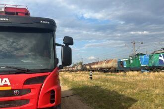 tren cu zeci de vagoane incarcate cu motorina oprit in teleorman din cauza unei scurgeri intarzieri semnificative pentru trenurile care vin spre bucuresti 6a67a49fd94b8