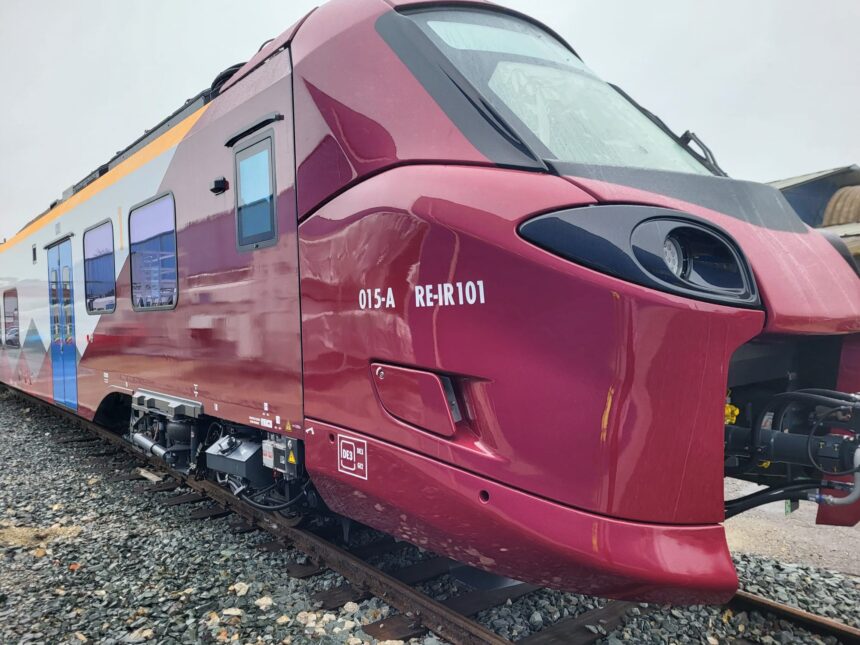 un tren nou alstom coradia atacat cu pietre la plecarea din constanta spre bucuresti club feroviar 6a675009aac88