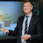 video giles portman ambasadorul regatului unit in romania romanii au o contributie uriasa la economia si viata din marea britanie 6a5c61915a0ad