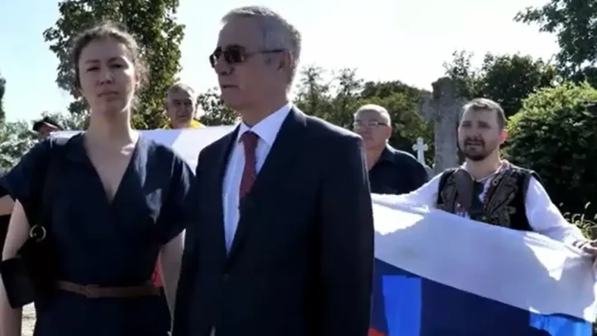 ambasadorul rusiei s a enervat dupa ce un roman i a spus mars la moscova avem dreptul sa le reamintim teritoriul romaniei s a marit cu o treime 6a8d41b9c045e