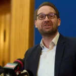 legea ani e slaba protejeaza hotiile rudele hotilor sunt protejate este liber la furat informatiile publice sunt insuficiente scandalul fritz e doar o fumigena care deturneaza atentia 6a8e9ecc8cd92