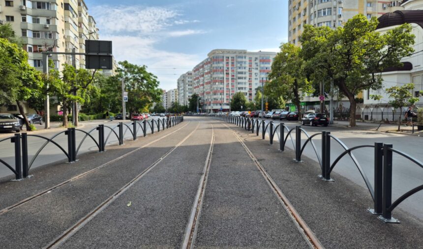 linia de tramvai de pe bulevardul chisinau finalizata echipele de muncitori se ocupa de firul de contact si de statii 6a7ed89c4e5d5
