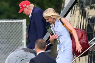 o ia pe urmele lui bill clinton cine este blonda de care donald trump a ajuns sa fie nedespartit 6a85517c86b08