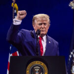 strangere de fonduri pentru asasinarea lui donald trump la un post de televiziune cati bani a strans realizatoarea emisiunii 6a859a12b6745