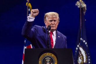 strangere de fonduri pentru asasinarea lui donald trump la un post de televiziune cati bani a strans realizatoarea emisiunii 6a859a12b6745