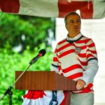 video ambasadorul sua la bucuresti are radacini est europene dar tot nu s a putut hotari sarmale sau burgeri 6a89483111bc5