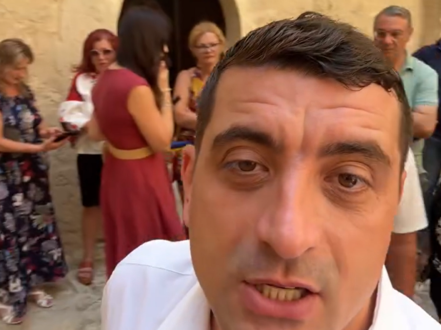 video simion abandonat in italia doar 20 de romani prezenti si aceia adusi fortat 6a6e5789b2f6f