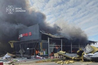 momentul in care o drona loveste un supermarket zelenski reactia rusiei la semnalele pe care le primeste din sua 6ad0bd3d7475c