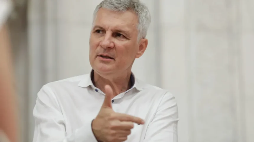 video a dat in scris ca nu voteaza guvernul niculescu iar acum vrea sa fie ministru rasturnare de situatie pentru liderul senatorilor psd 6ad07726da953